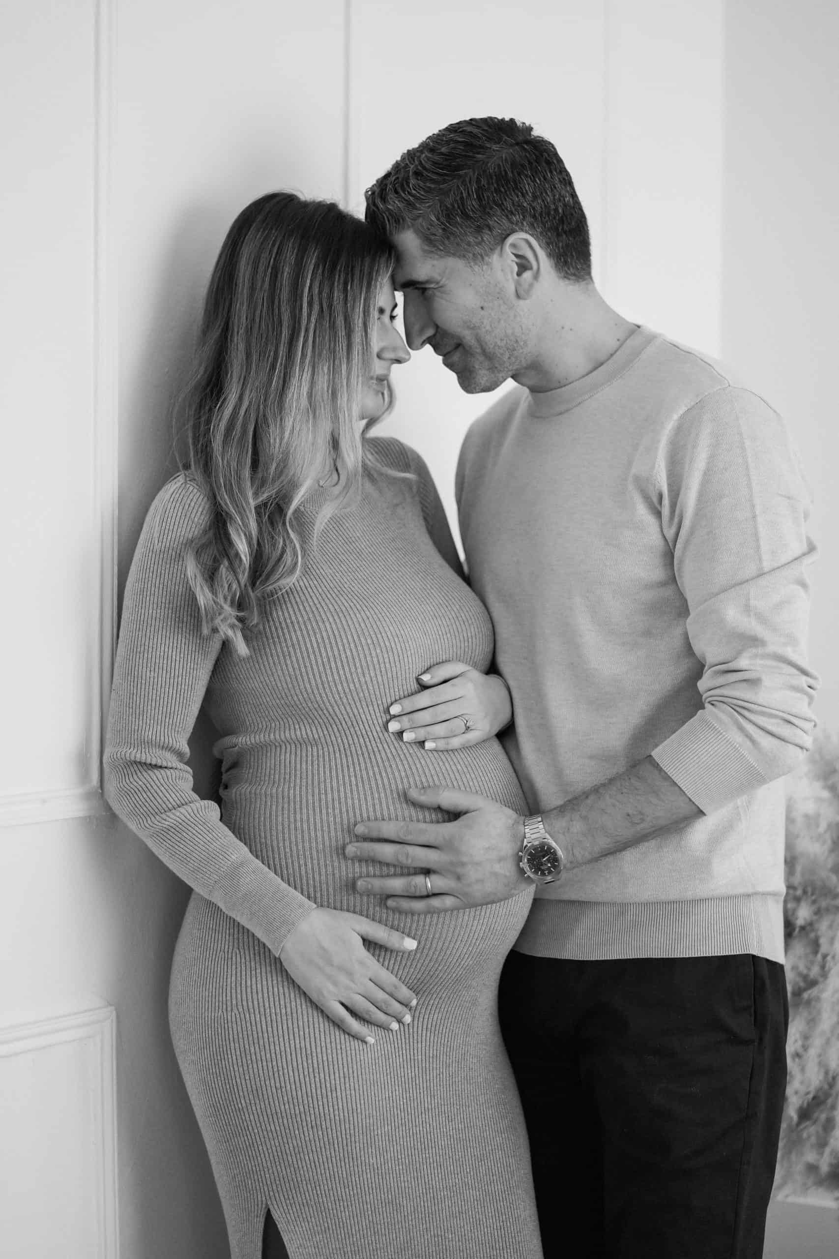 london maternity photography image of pregnant woman and her husband