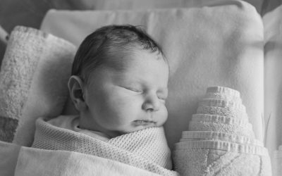 London Newborn Photoshoots: should I get Newborn Photos or wait a few months?