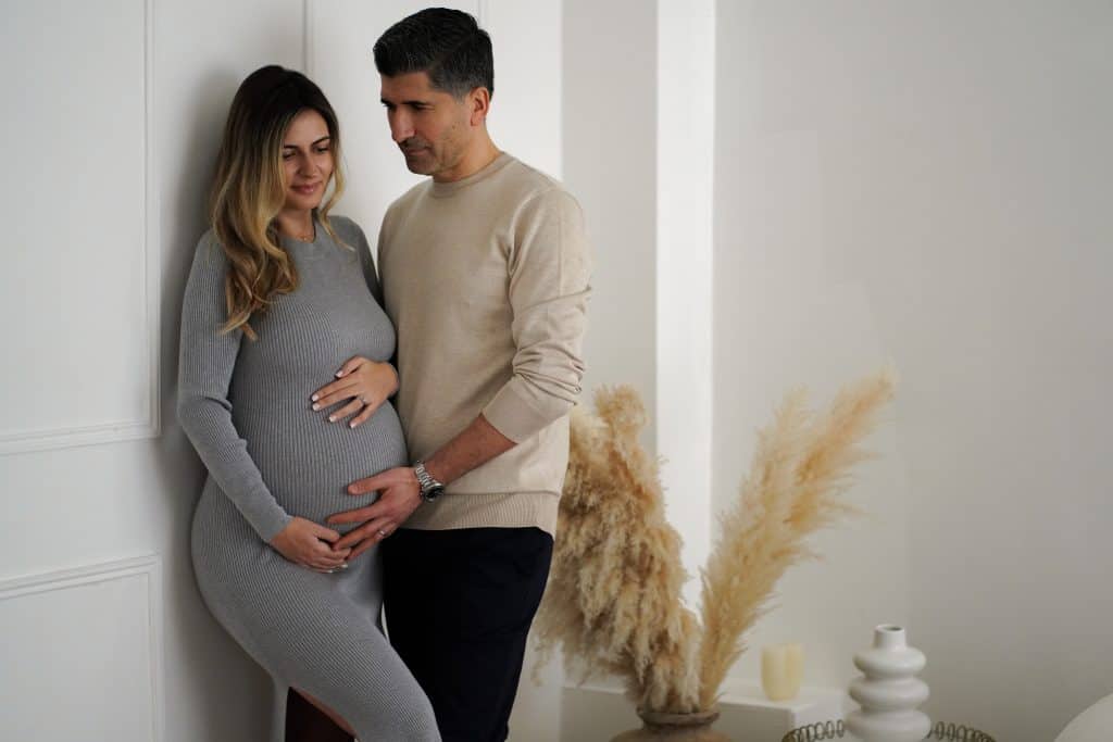 what to wear for maternity photos